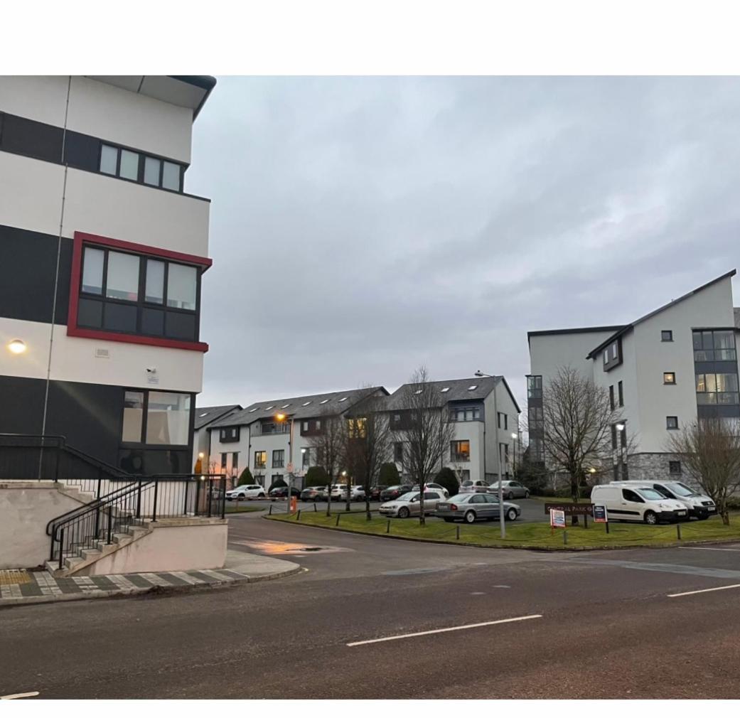 A Room In Central Park Apts Carrick on Shannon Extérieur photo