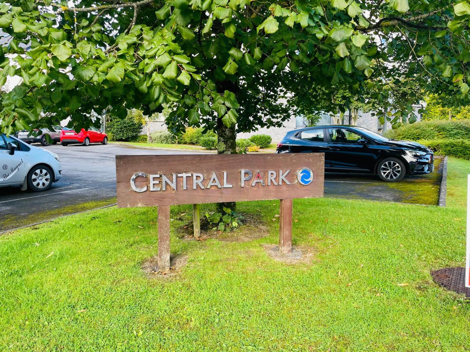 A Room In Central Park Apts Carrick on Shannon Extérieur photo